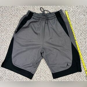 Men’s Nike Air Jordan basketball shorts L large grey black